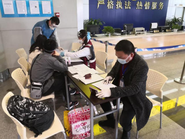 成都空港門戶的抗疫防線 15座酒店、1545次航班的“云端守護(hù)”